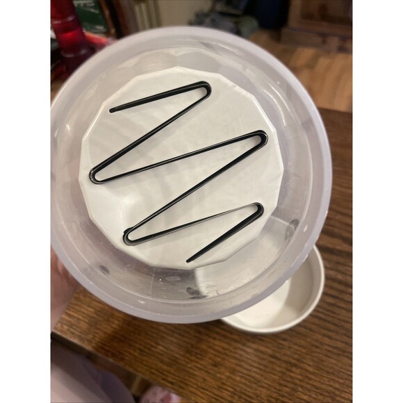 The Pampered Chef Food Chopper White #2585 Kitchen Utensil - Picture 4 of 4